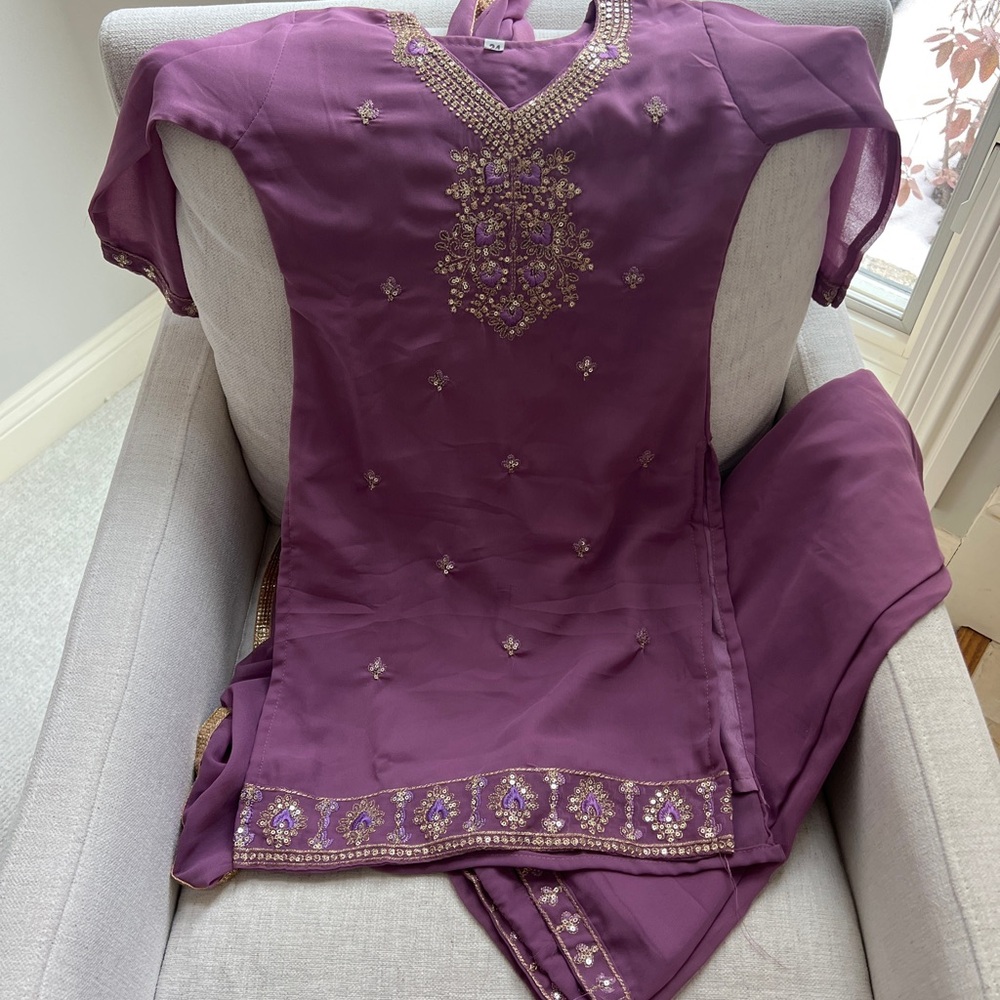 Purple Embellished Traditional Indian dress